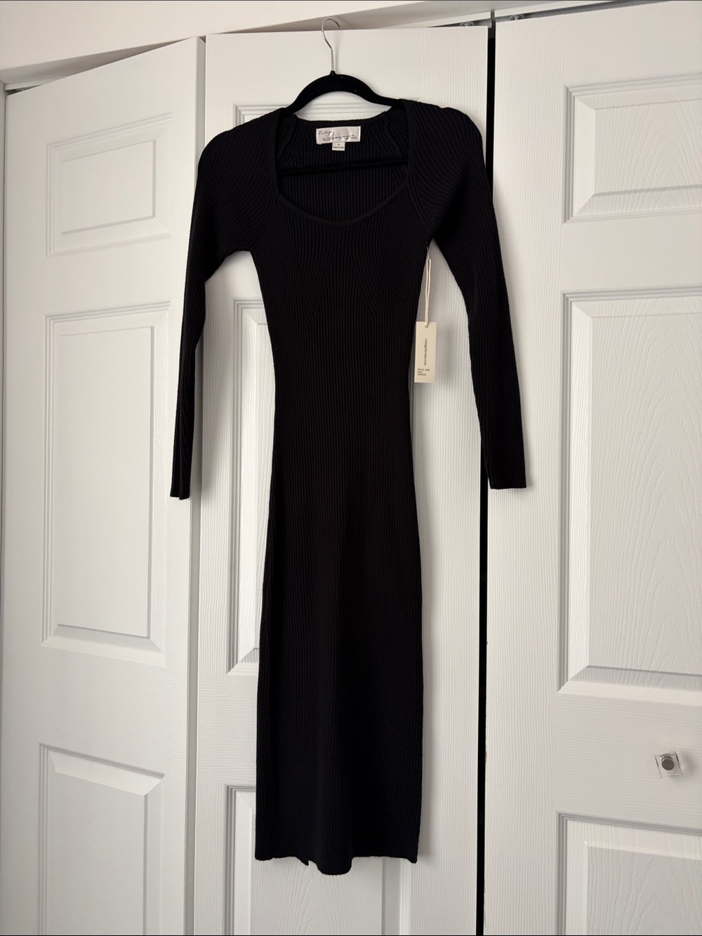 Vintage Havana Black Ribbed Long-Sleeve Midi Dress